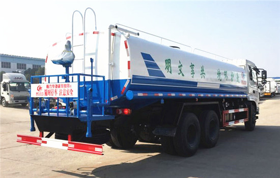 東風(fēng)后雙橋?yàn)⑺嚘?0方灑水車圖片