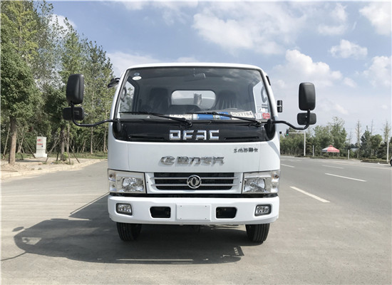 東風(fēng)小多利卡灑水車(chē)︱5噸灑水車(chē)圖片