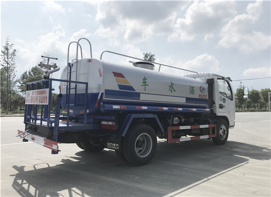 東風(fēng)小多利卡灑水車(chē)︱5噸灑水車(chē)圖片