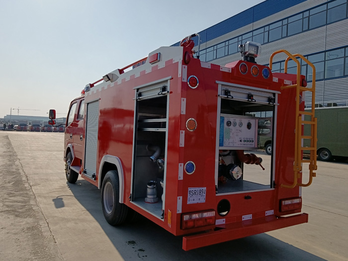 5噸消防灑水車價(jià)格_消防中隊(duì)消防車_1.5-3.5噸水罐消防車現(xiàn)車價(jià)格