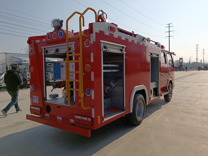 5噸消防灑水車廠家_消防中隊消防車_2.5-5噸泡沫消防車現(xiàn)車報價